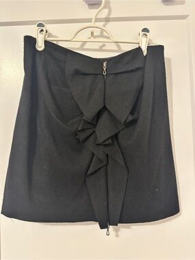 2B.Rych Black 100% Wool Bow Ruffle Mini Skirt Size 2 Women’s